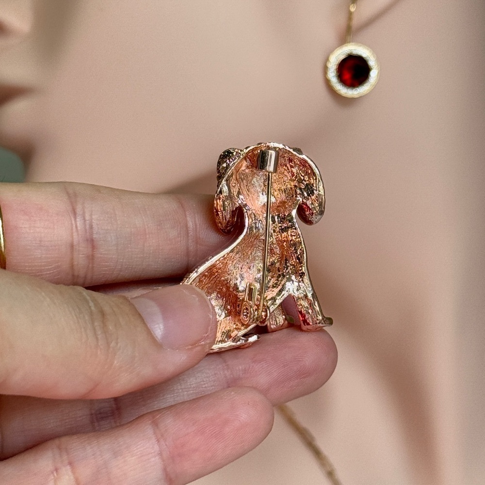 ⚜️ Sparkling Rose Gold Dog Brooch with Crystals 💎❤️🔥 - Picture 5 of 7